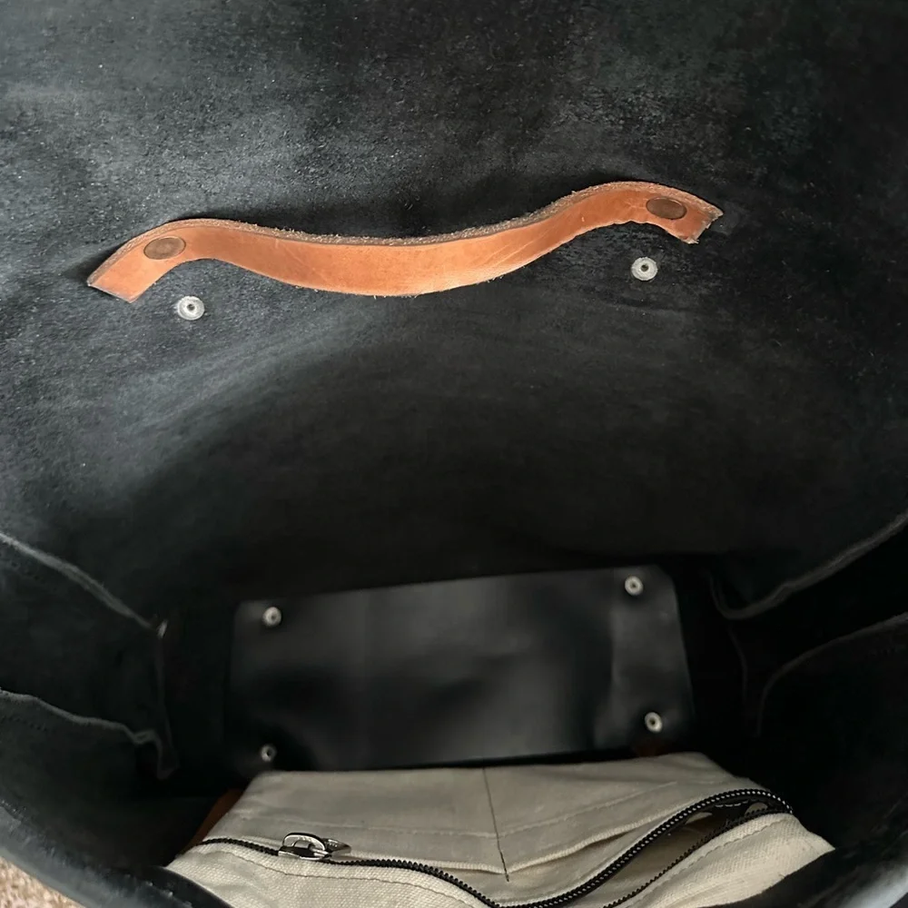 JACKSON TRADING COMPANY Messenger Bag-Black
